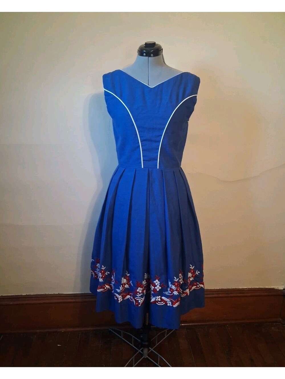 Vintage Handmade Dress, 1950s New Look Embroidered Blue Dress Sz M